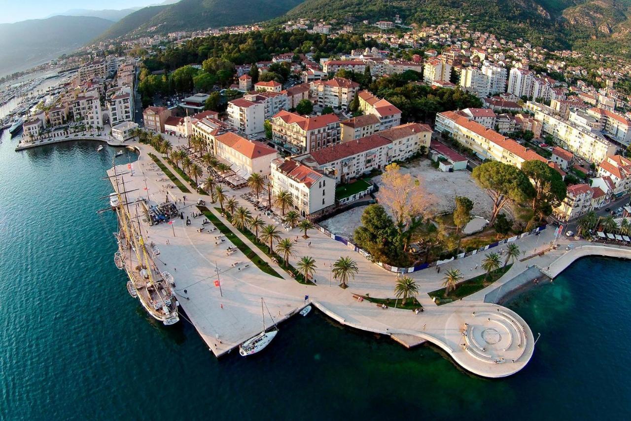 Room Next To Porto Montenegro Tivat Exterior photo